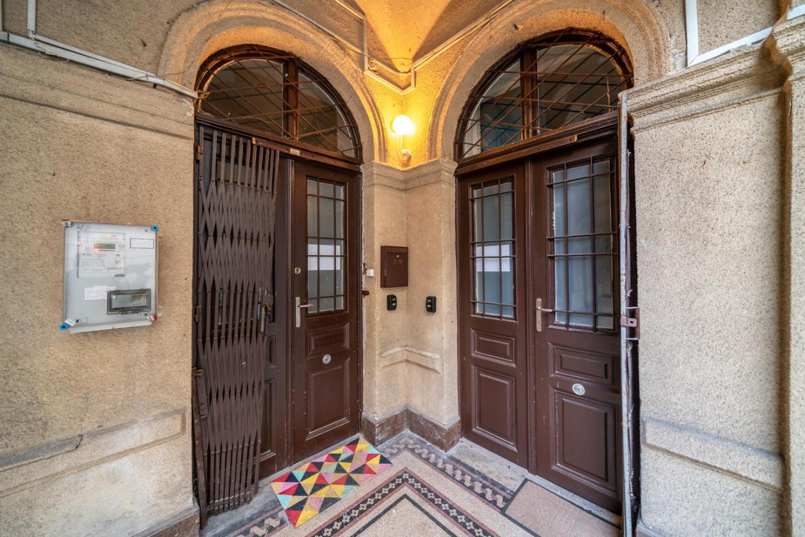 Апартаменты Downtown Delight - Erzsebet Blvd - 13 Ppl Будапешт Экстерьер фото